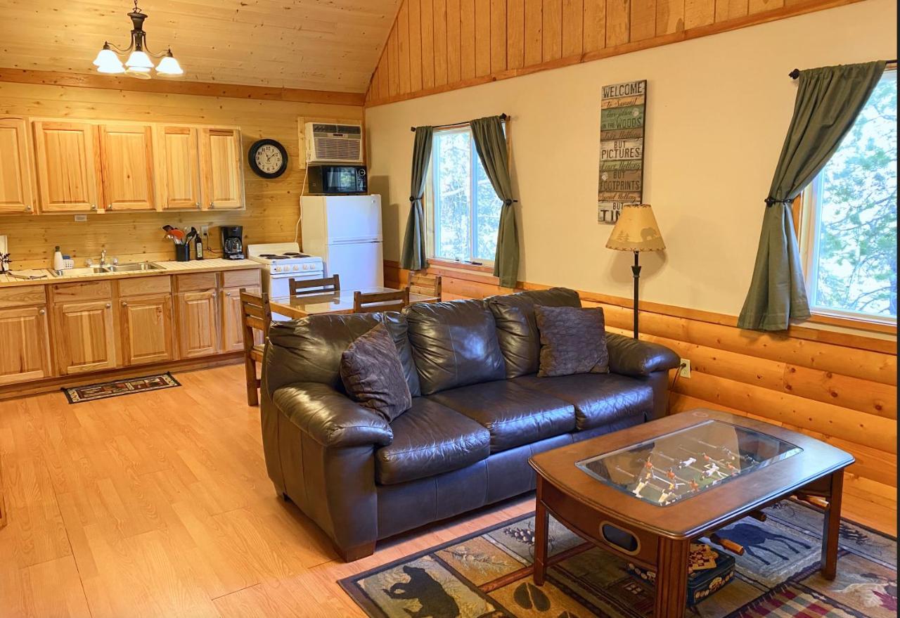 Summit Mountain Lodge And Steakhouse East Glacier Park Village ภายนอก รูปภาพ