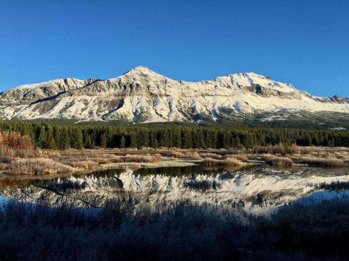 Summit Mountain Lodge And Steakhouse East Glacier Park Village ภายนอก รูปภาพ