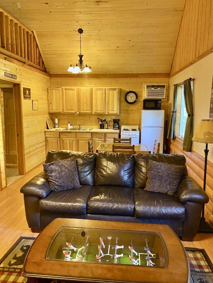 Summit Mountain Lodge And Steakhouse East Glacier Park Village ภายนอก รูปภาพ