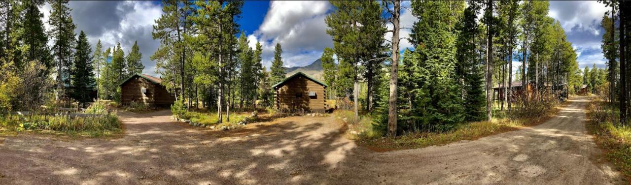Summit Mountain Lodge And Steakhouse East Glacier Park Village ภายนอก รูปภาพ