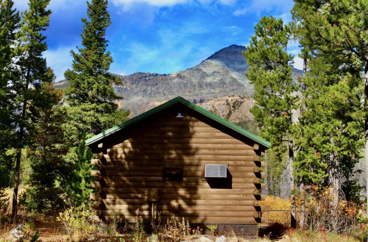 Summit Mountain Lodge And Steakhouse East Glacier Park Village ภายนอก รูปภาพ