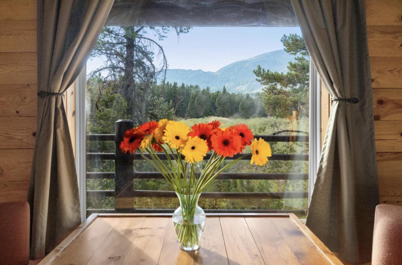 Summit Mountain Lodge And Steakhouse East Glacier Park Village ภายนอก รูปภาพ