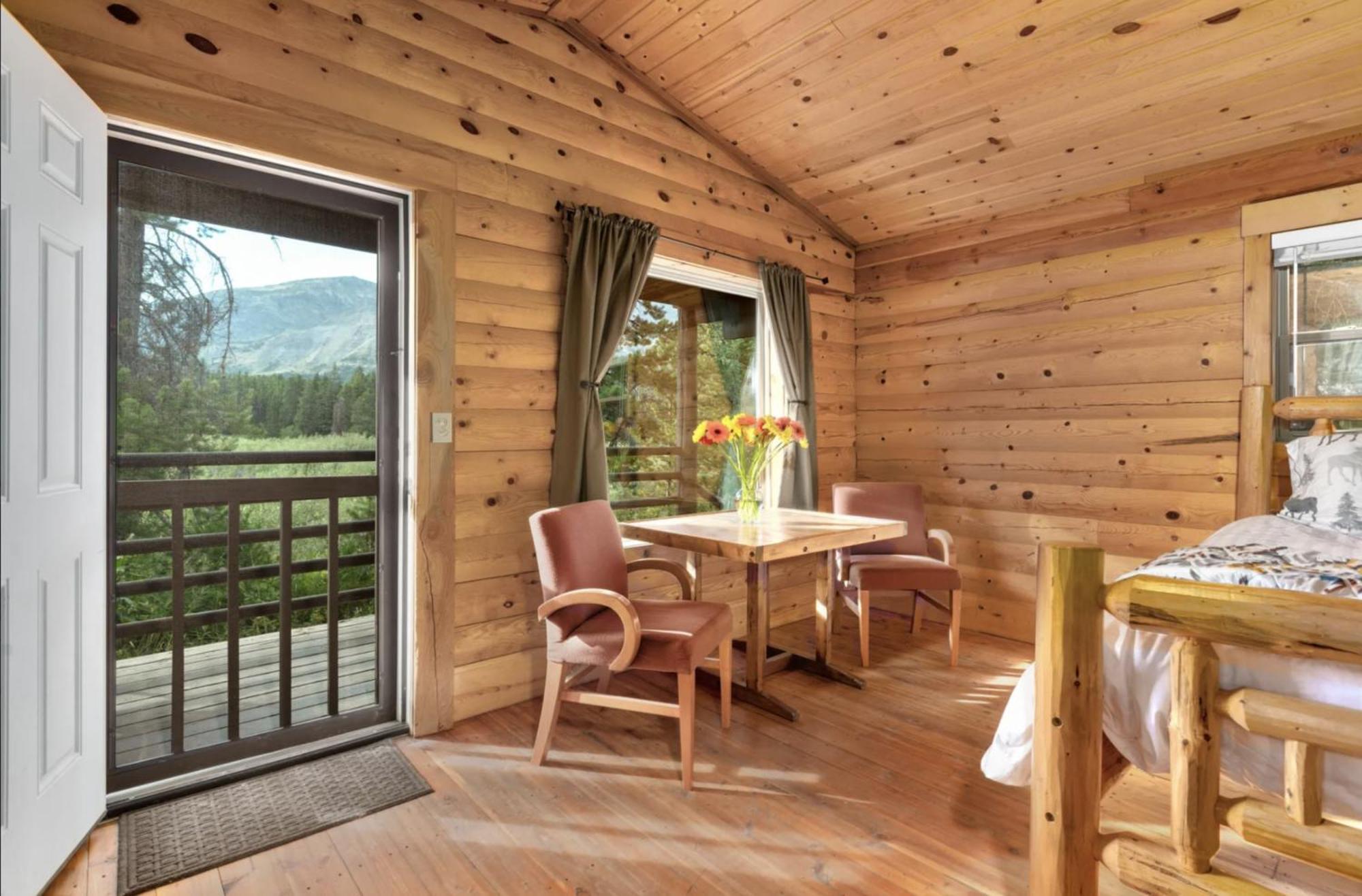 Summit Mountain Lodge And Steakhouse East Glacier Park Village ภายนอก รูปภาพ
