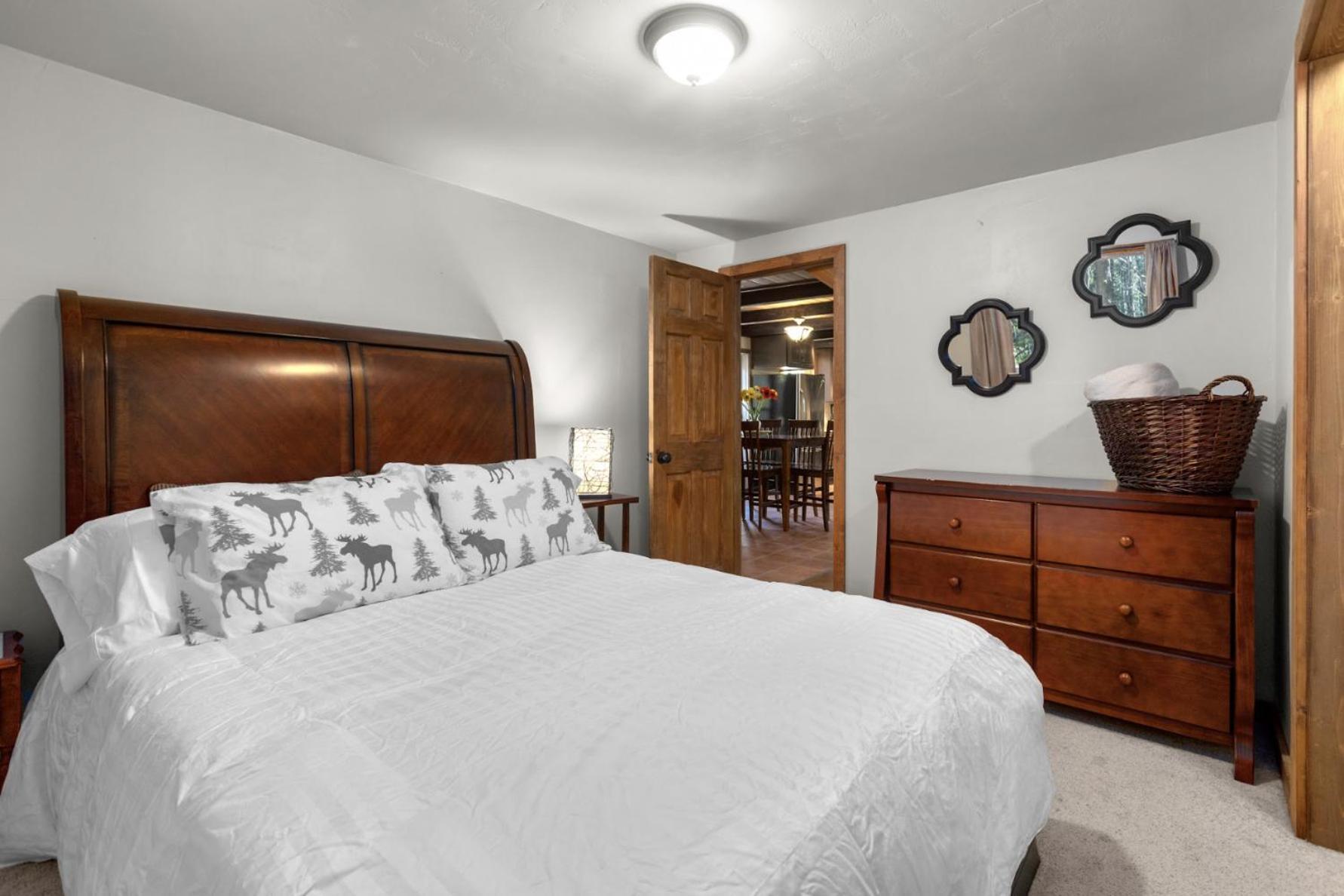 Summit Mountain Lodge And Steakhouse East Glacier Park Village ภายนอก รูปภาพ
