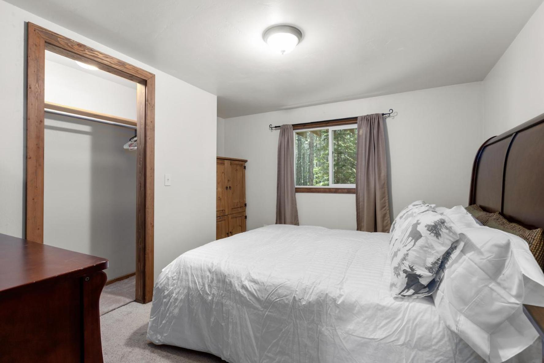 Summit Mountain Lodge And Steakhouse East Glacier Park Village ภายนอก รูปภาพ