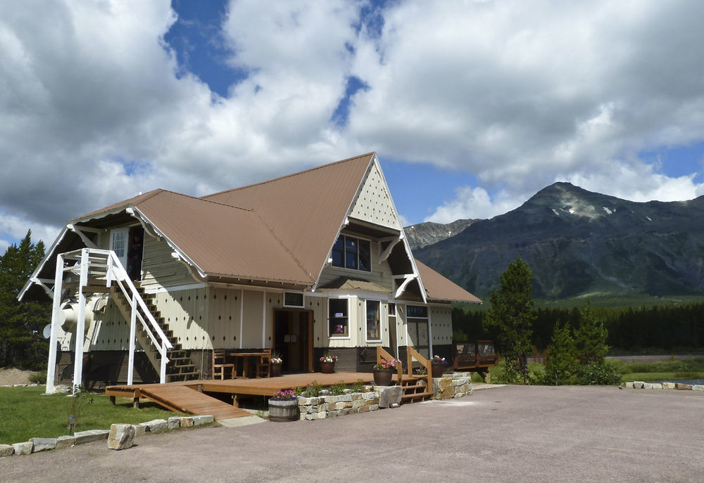 Summit Mountain Lodge And Steakhouse East Glacier Park Village ภายนอก รูปภาพ