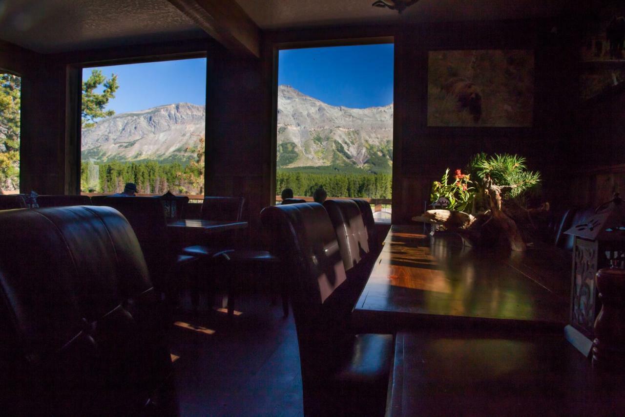 Summit Mountain Lodge And Steakhouse East Glacier Park Village ภายนอก รูปภาพ