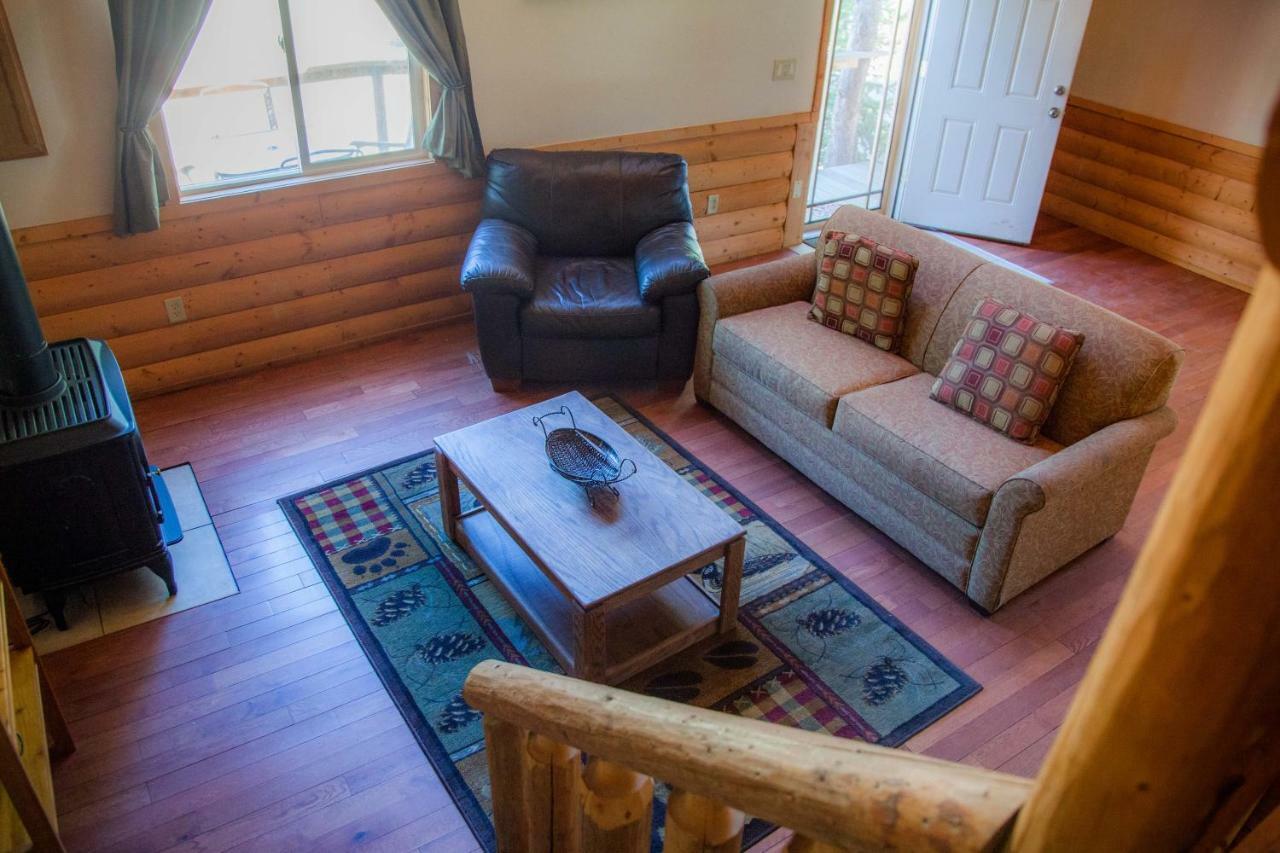 Summit Mountain Lodge And Steakhouse East Glacier Park Village ภายนอก รูปภาพ